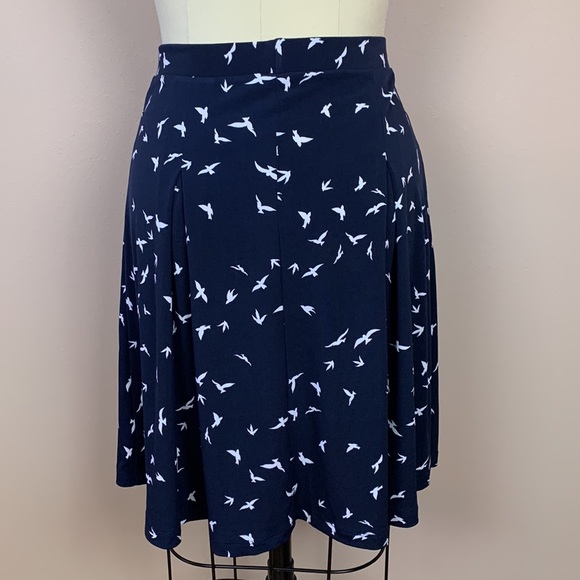 GILLI Navy Blue Pleated Skirt - Size Small - Picture 5 of 7